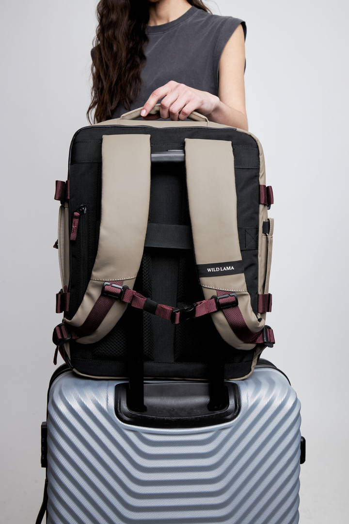 Mochila Travel Baku M Reciclada Beige 26 Lts.