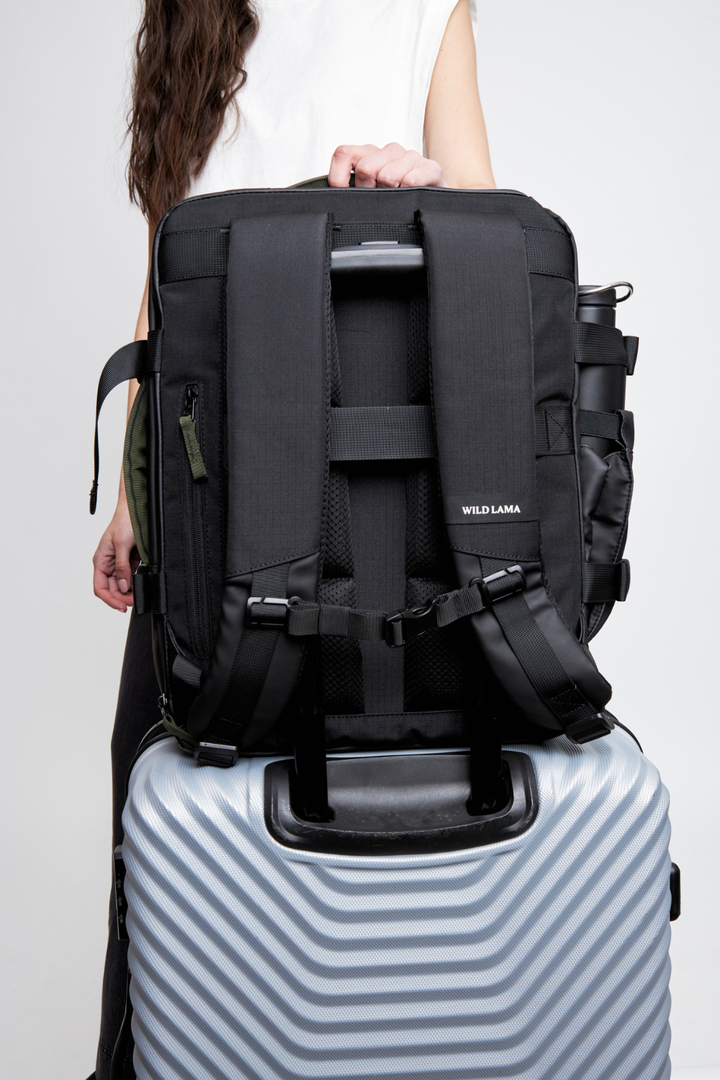 Mochila Travel Baku M Reciclada Negra 26 Lts.