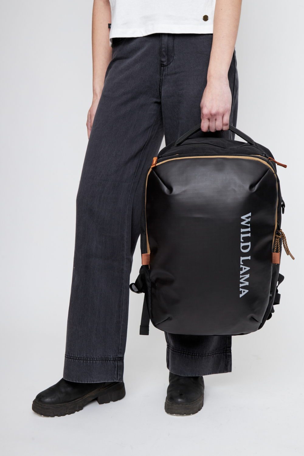 Mochila Travel Nala M Reciclada Negra 32 Lts.