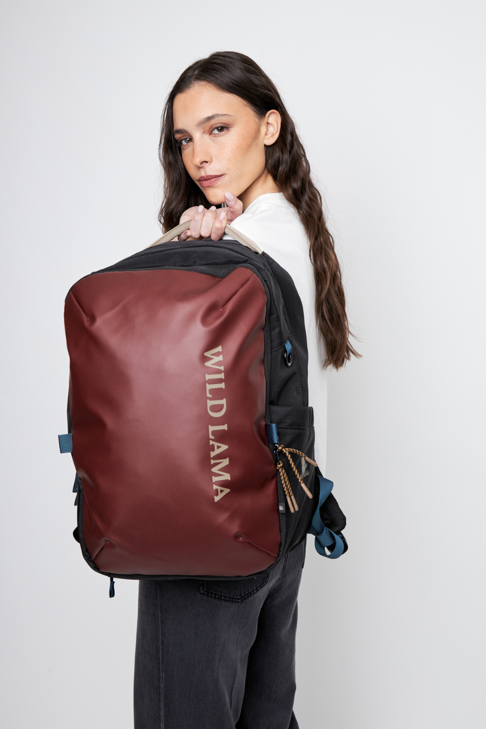 Mochila Travel Nala M Reciclada Burdeo 32 Lts.