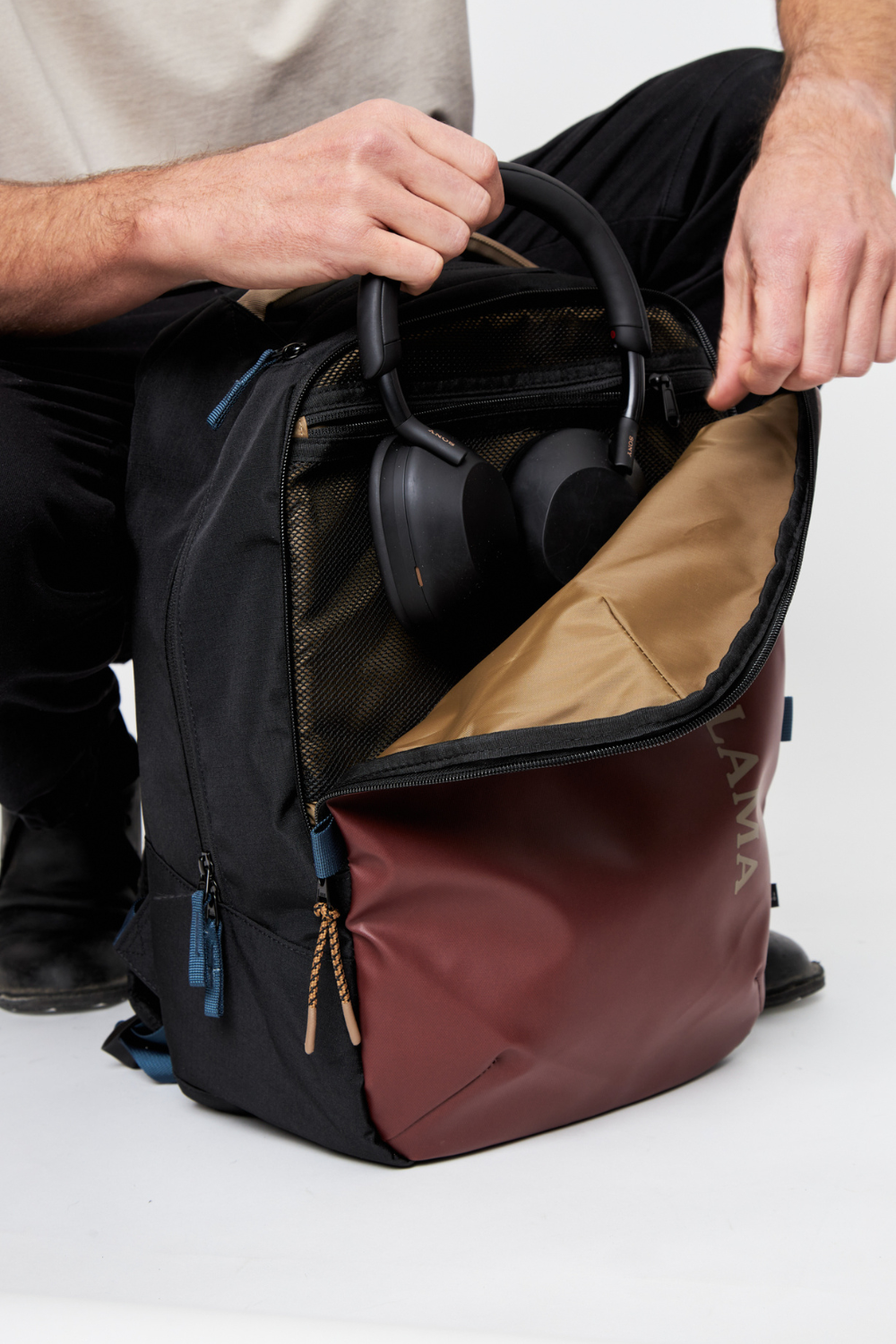 Mochila Travel Nala M Reciclada Burdeo 32 Lts.