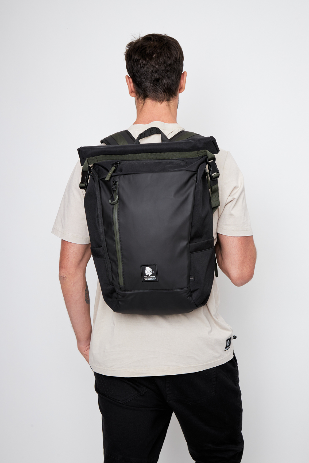 Mochila Travel Oca Reciclada Negra 24 Lts.