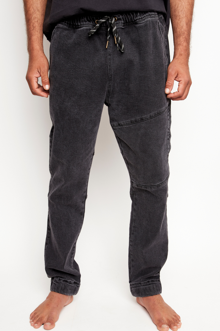 Pantalón Gres Orgánico Negro Lavado Hombre
