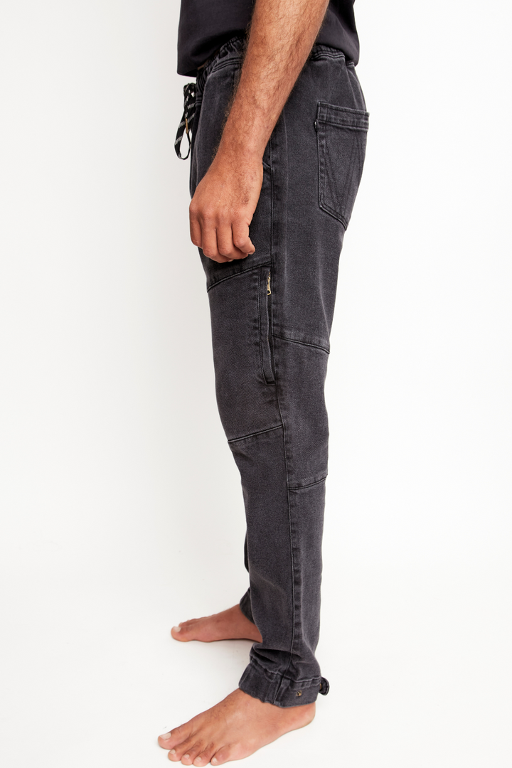 Pantalón Gres Orgánico Negro Lavado Hombre