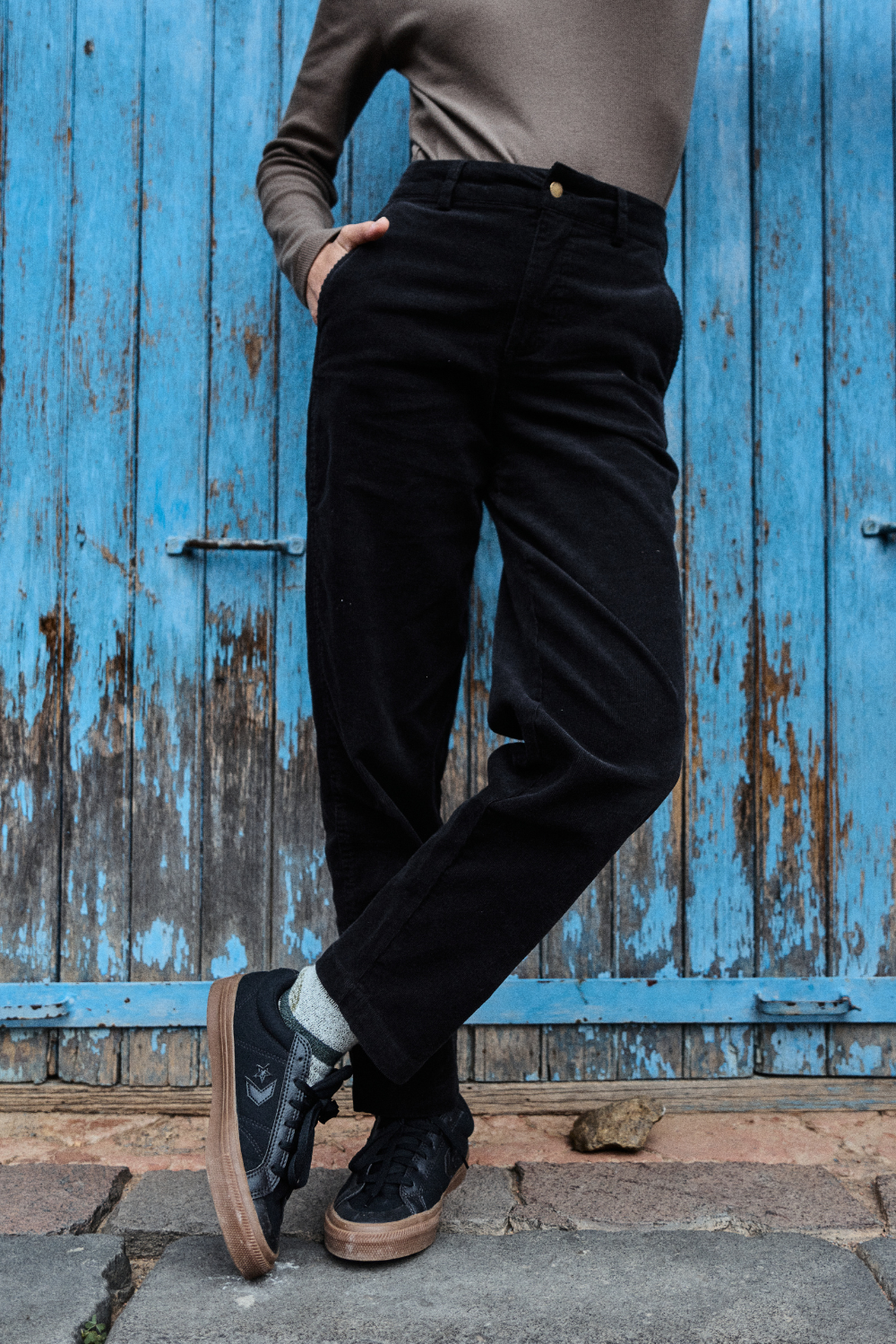 Pantalón Zela Cotelé Orgánico Negro Mujer