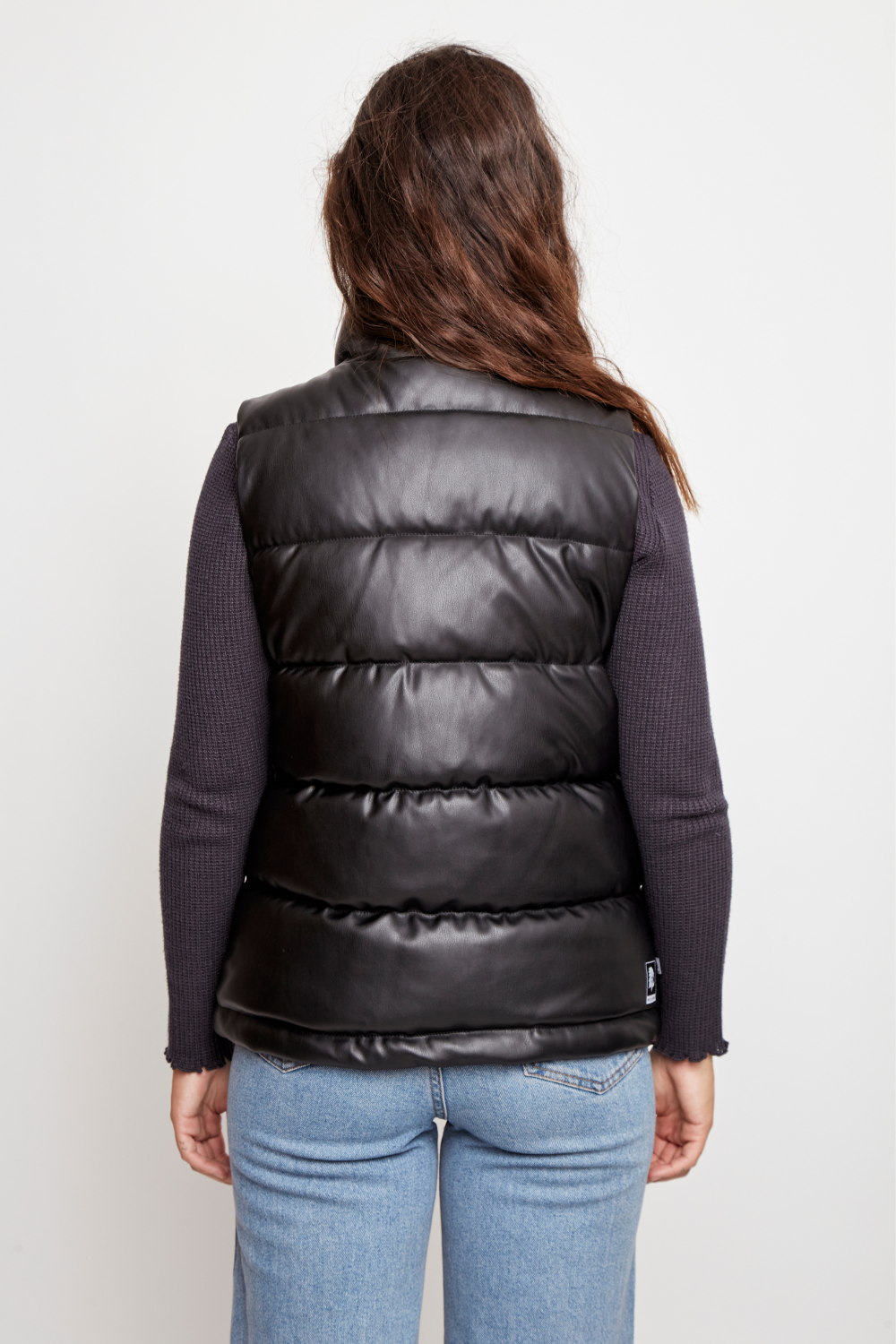 Parka Chic Puffa Pu Sin Mangas Reciclada Negra Mujer