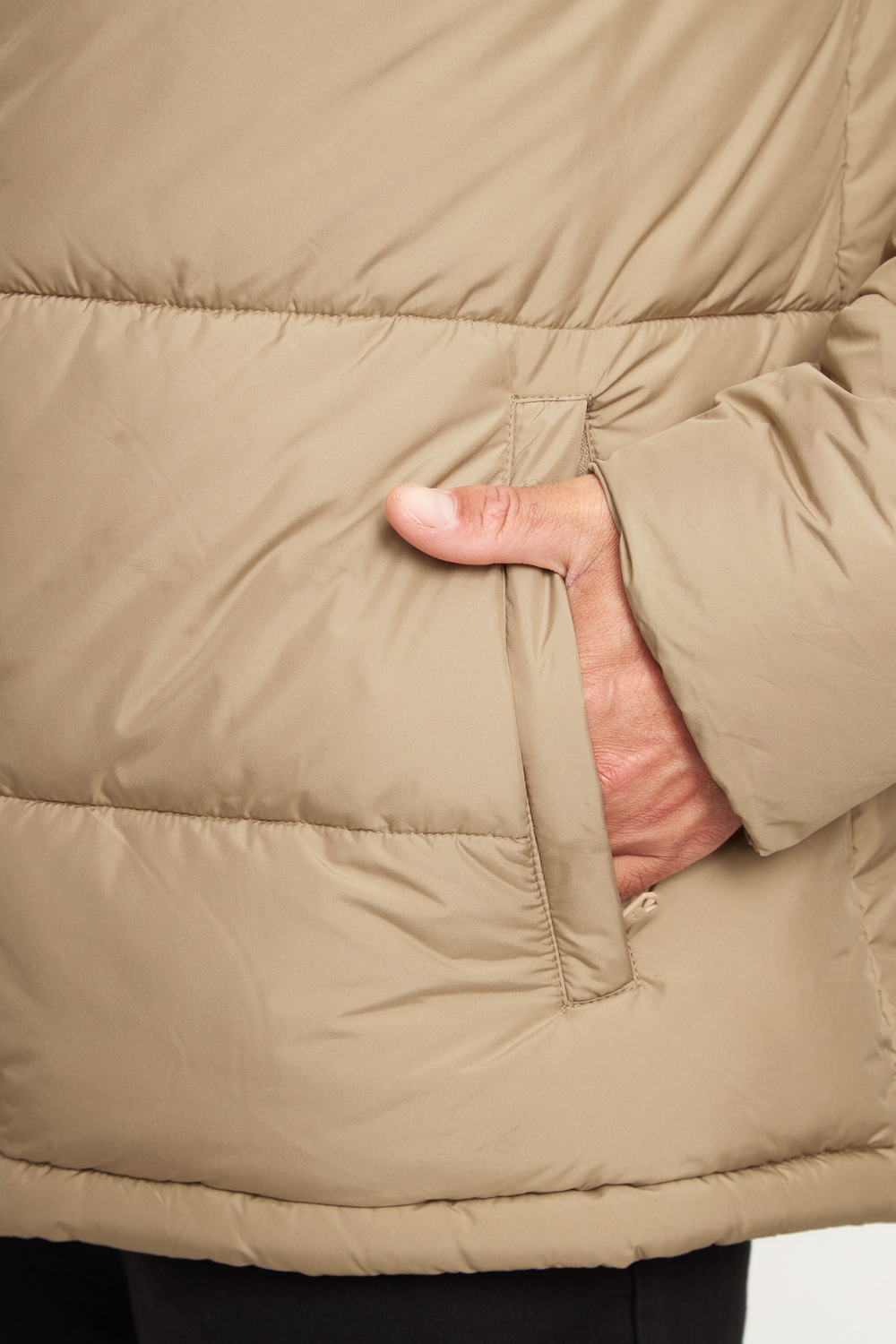 Parka Essential Reciclada Negra y Café Hombre