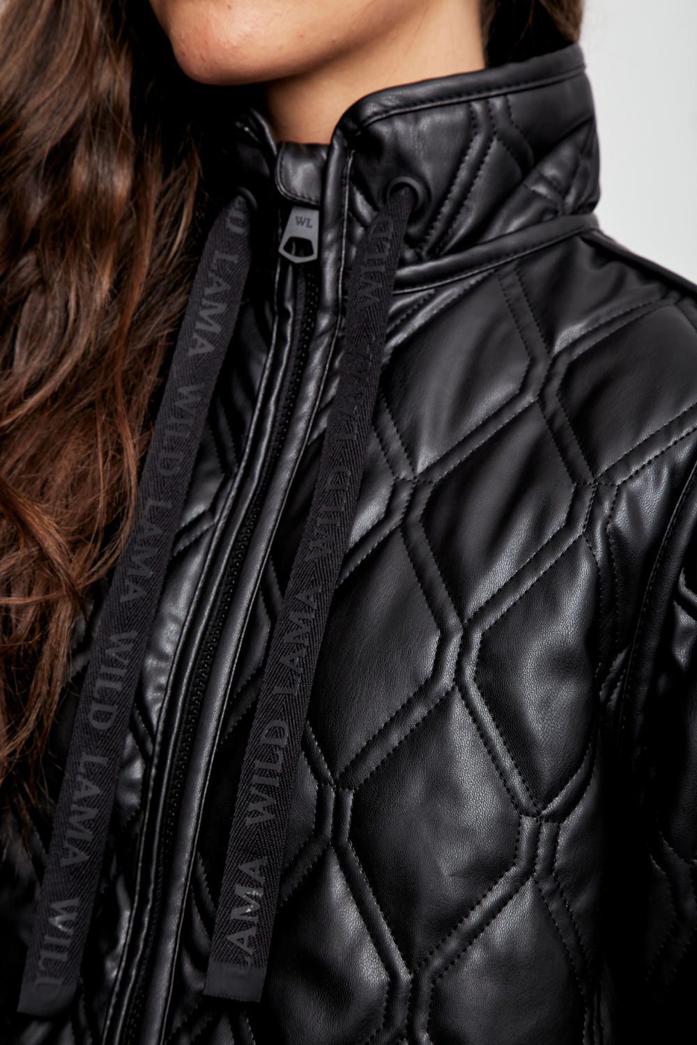 Parka Nita PU Reciclada Negro Mujer