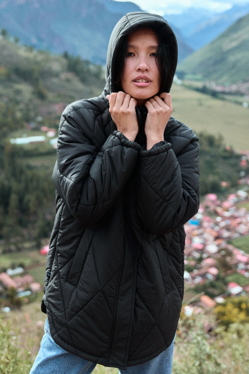 Parka Oni Reciclada Negra Mujer