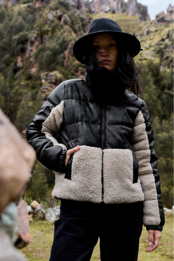 【24-25】libeliceフリース　プルオーバーXL ブラック&ホワイト Parka Tala Reciclada Gris Mujer – Wild Lama