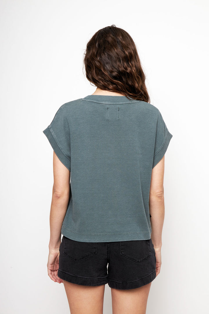 Polera Elis Orgánica Petróleo Mujer
