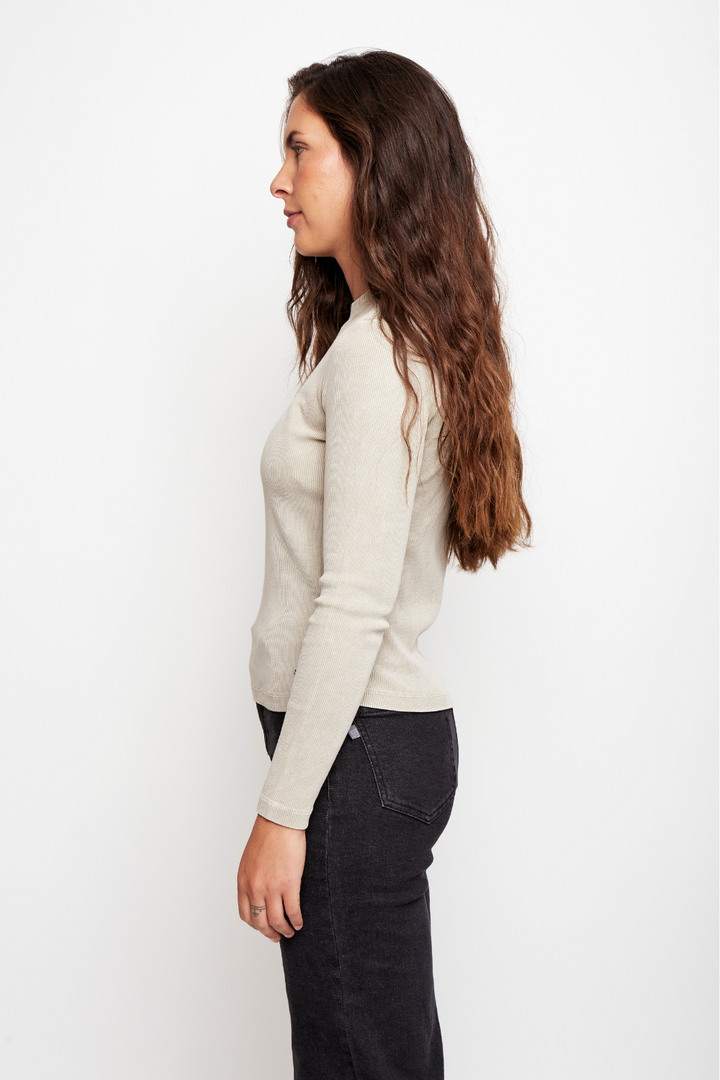 Polera Malmo Orgánica Beige Mujer