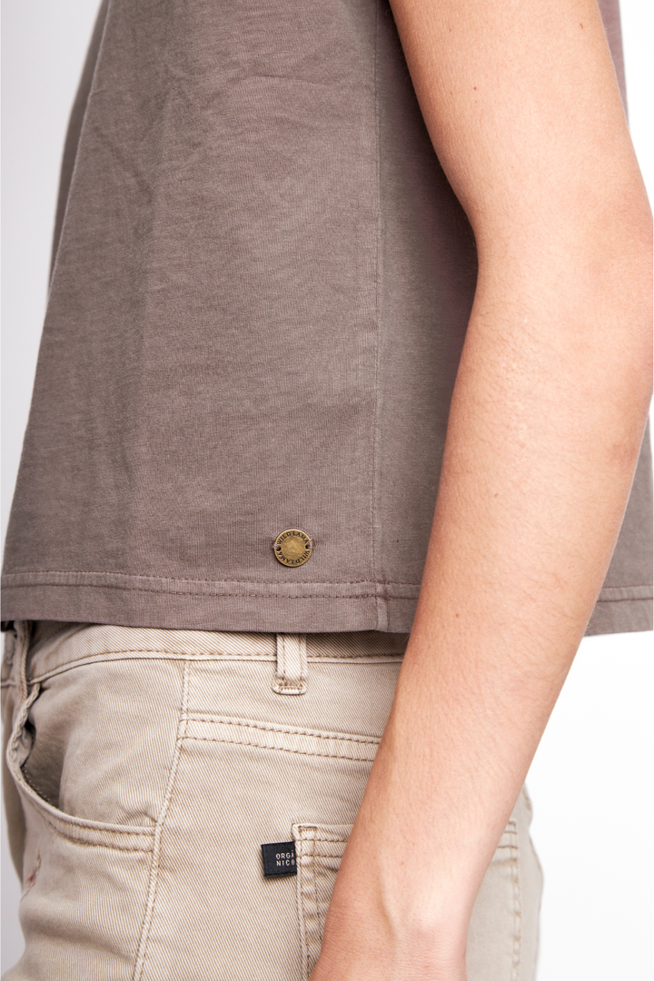 Polera Nina Orgánica Café Mujer