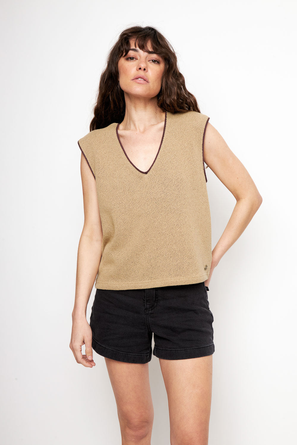 Polera Nora Orgánica Camel Mujer