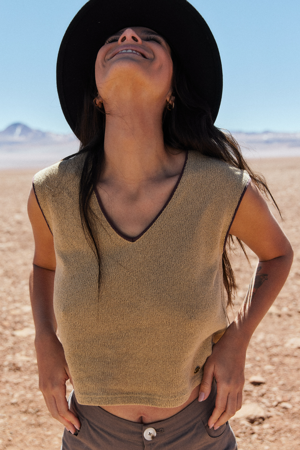 Polera Nora Orgánica Camel Mujer