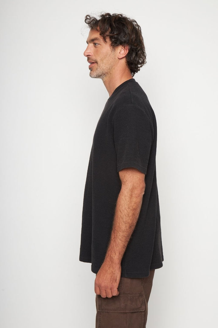 Polera Pater Waffle Orgánica Negra Hombre
