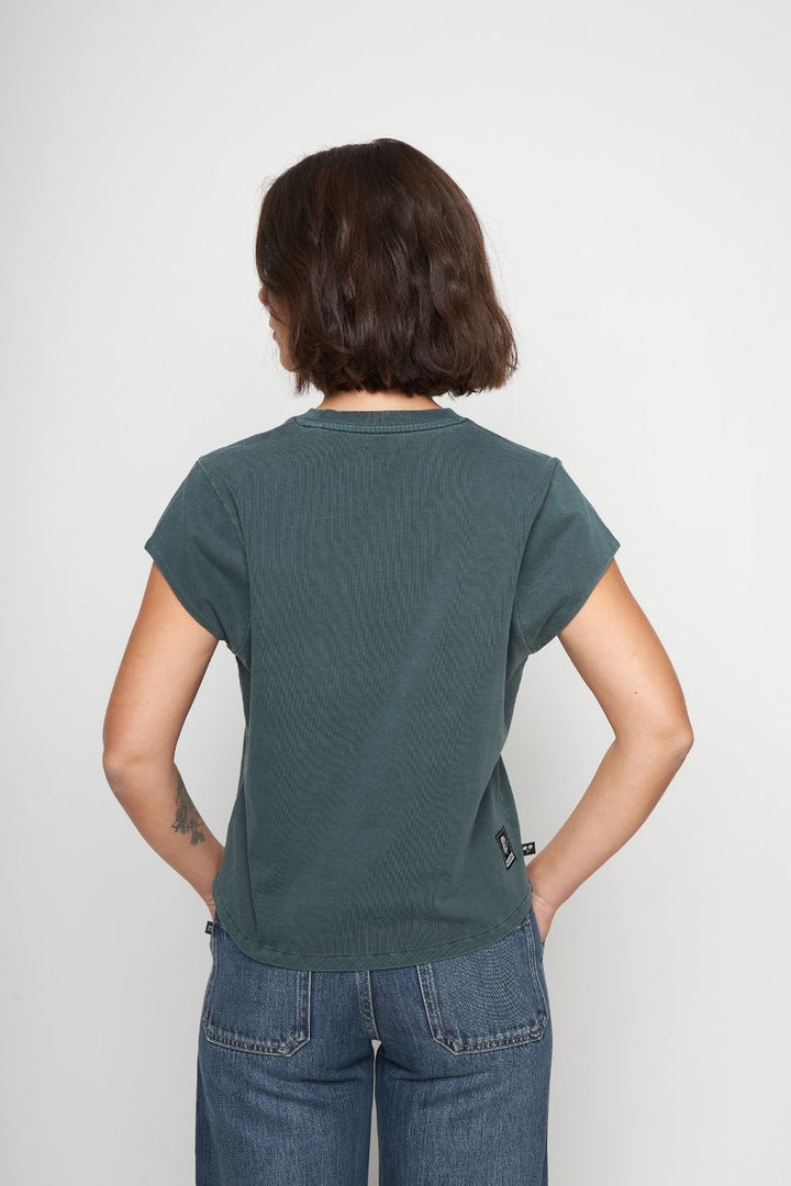 Polera Sari Orgánica Petróleo Mujer