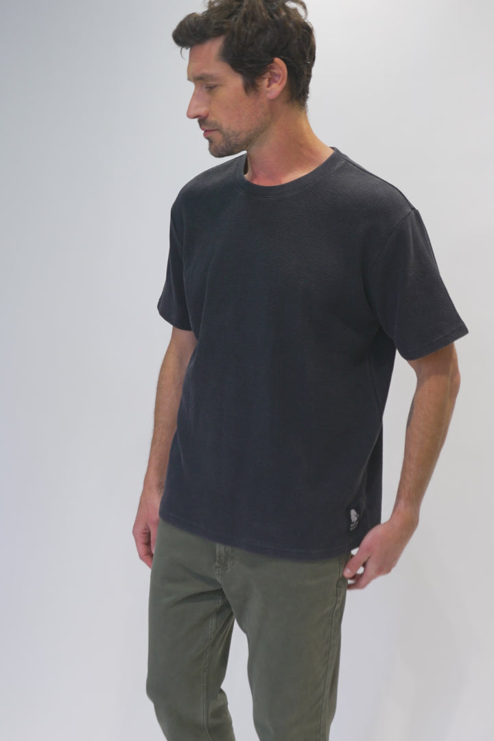 Polera Pater Waffle Orgánica Negra Hombre
