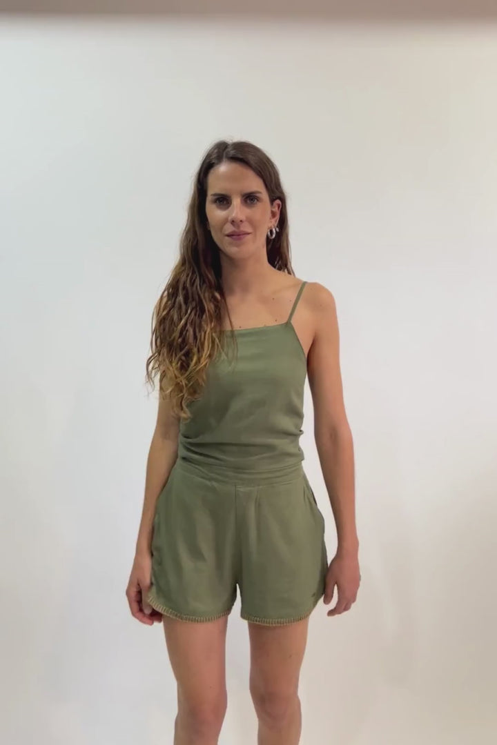 Short Cinza Con Lino Verde Mujer