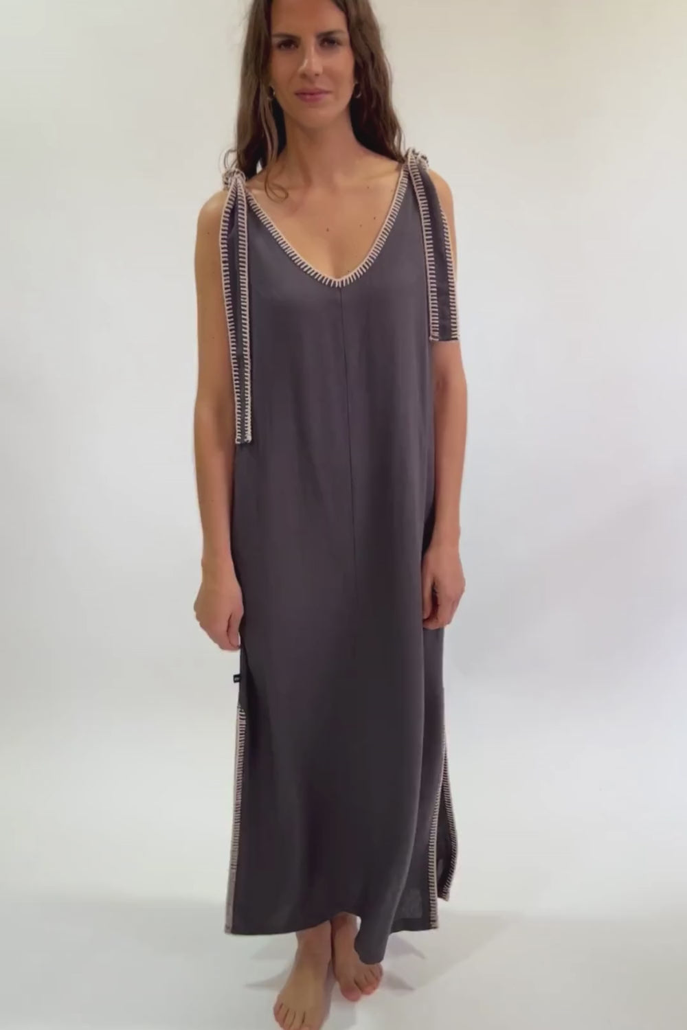 Vestido Bela Con Lino Gris Oscuro Mujer