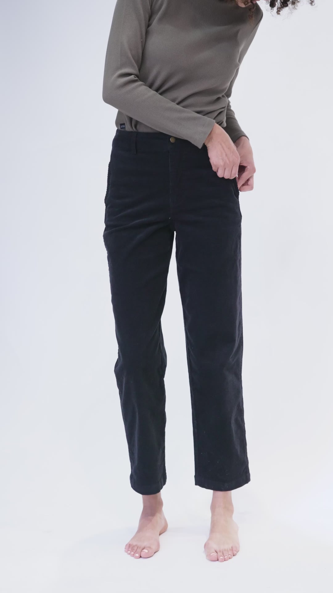 Pantalón Zela Cotelé Orgánico Negro Mujer