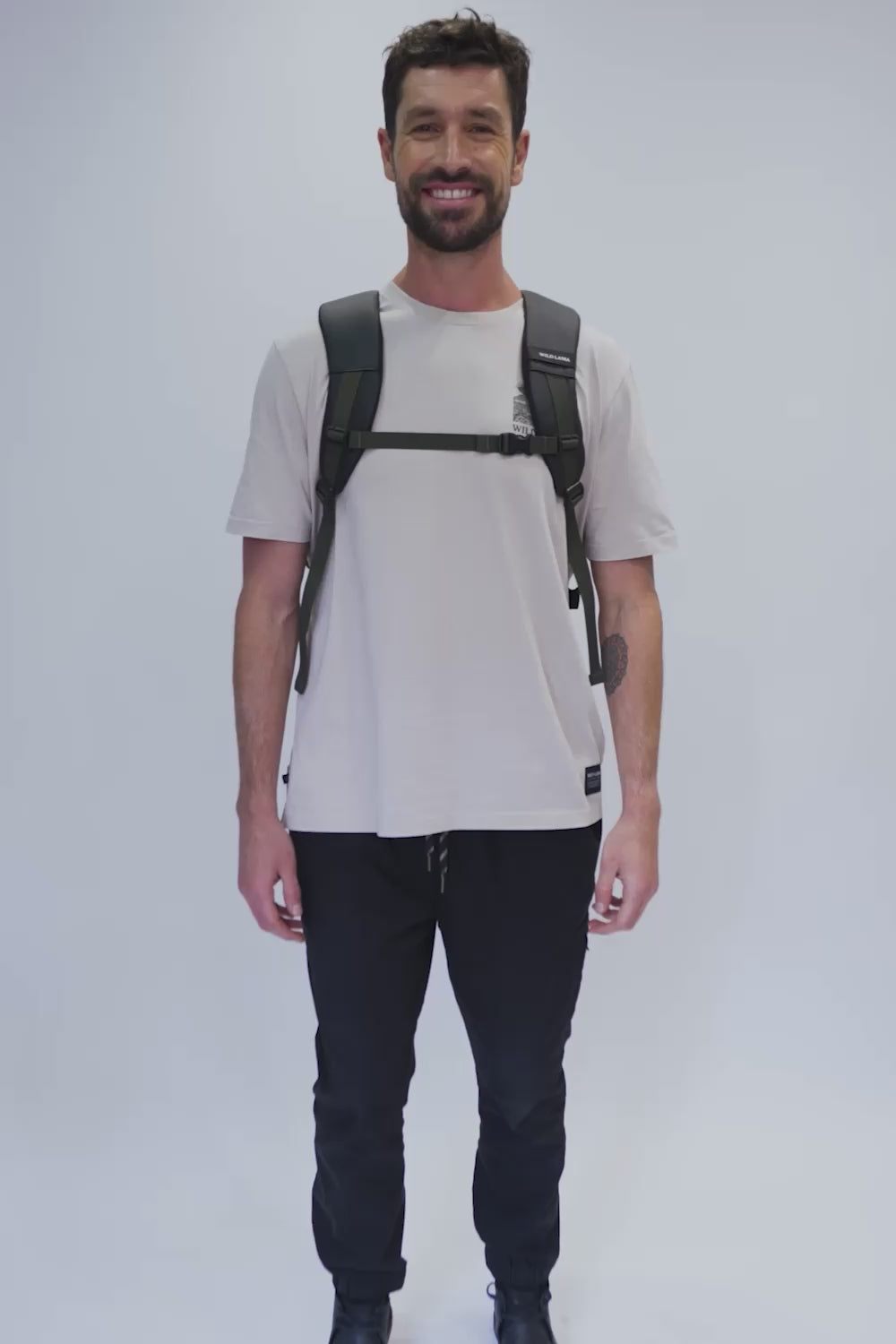 Mochila Travel Baku L Reciclada Negra 44 Lts.