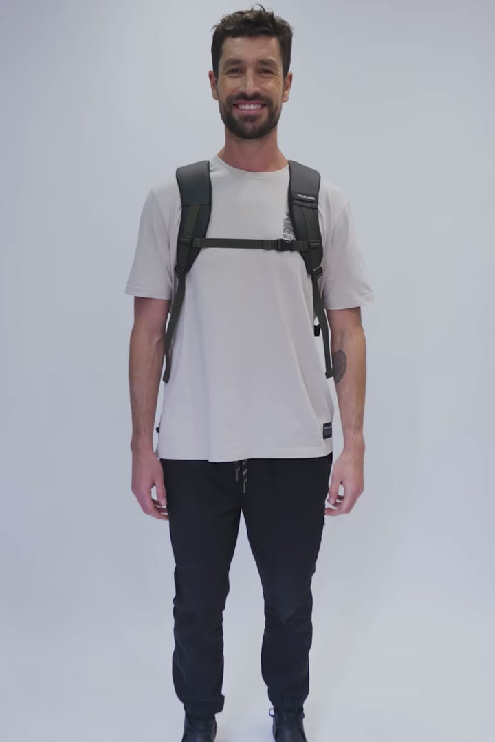 Mochila Travel Baku L Reciclada Negra 44 Lts.