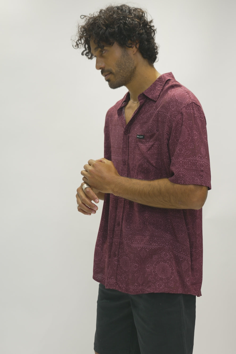 Camisa Mero Tribal Burdeo Hombre ECOVERO™