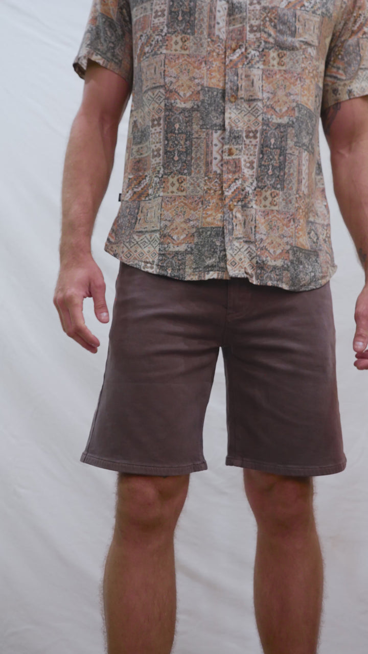 Short Oren Orgánico Café Hombre