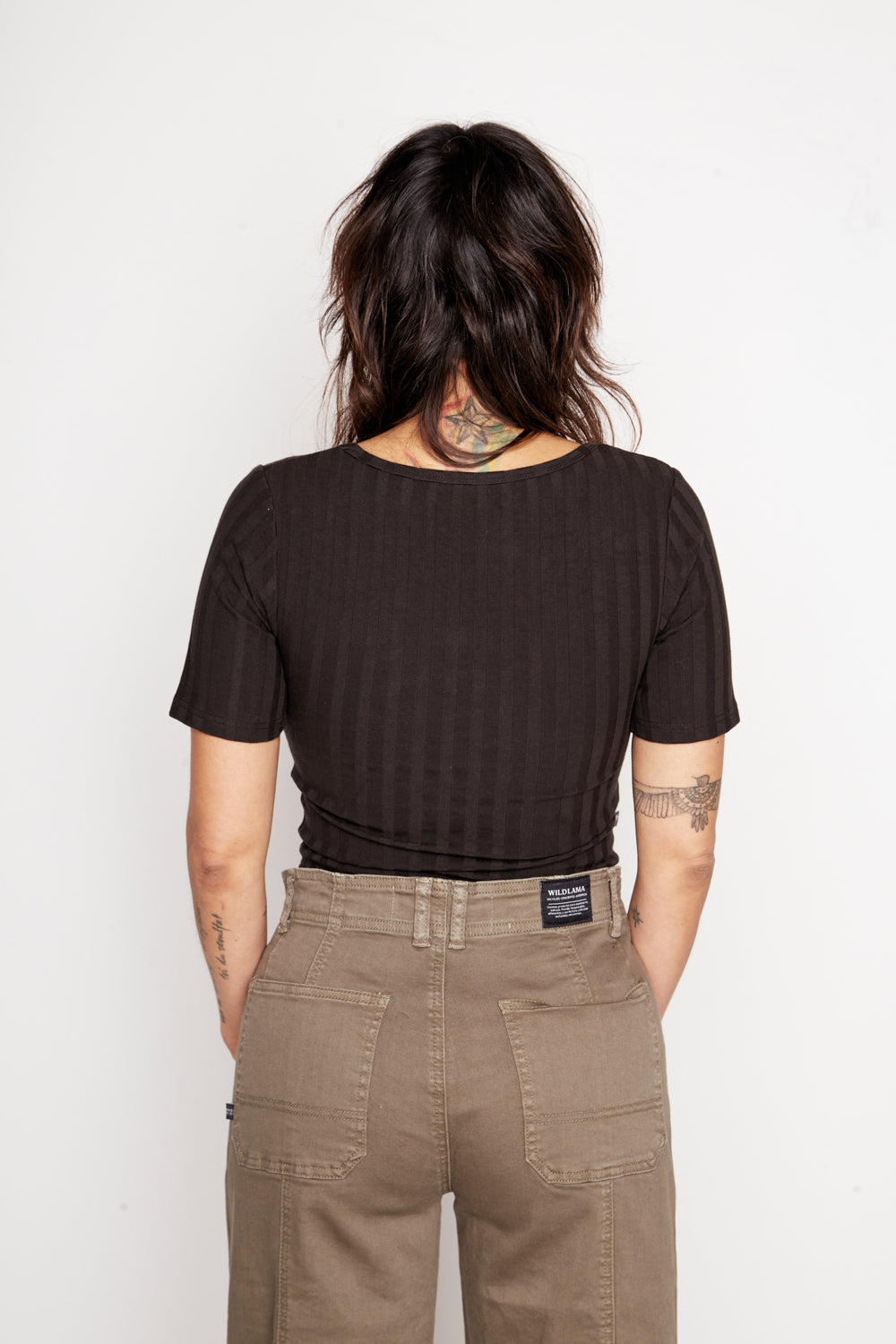 Polera Lupi Orgánica Negra Mujer