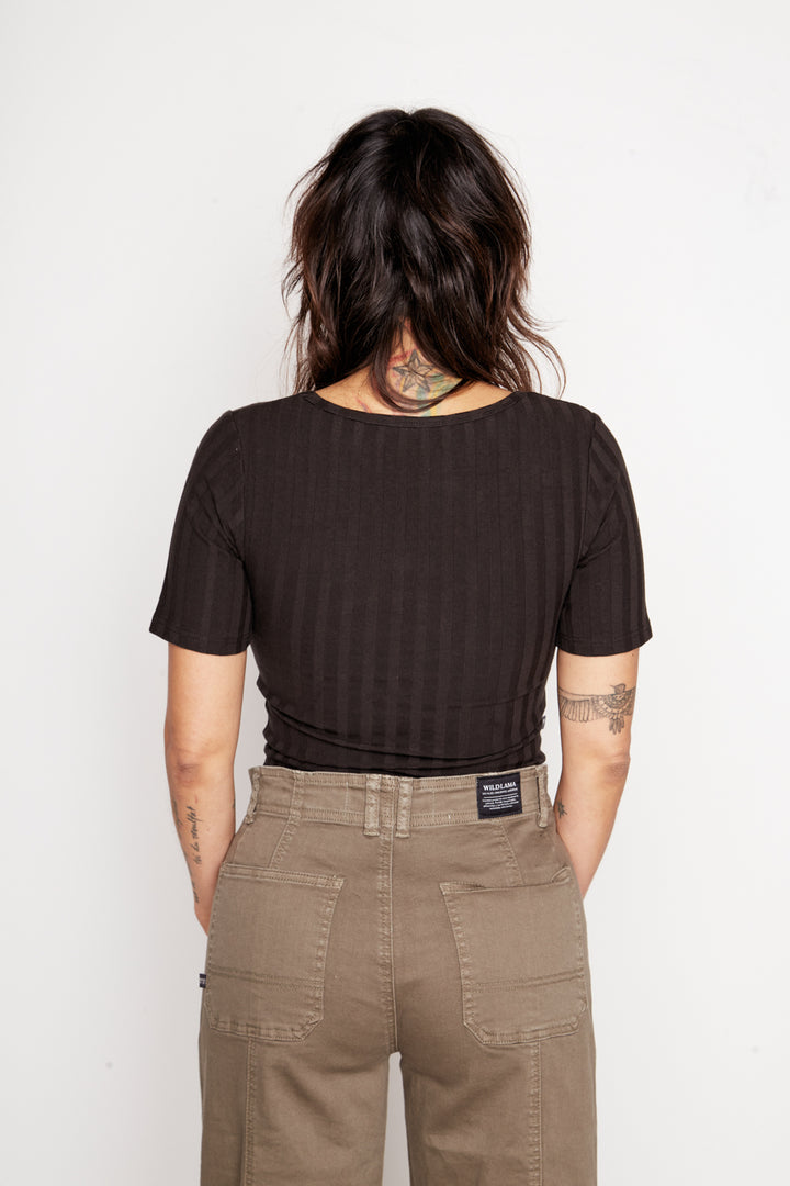 Polera Lupi Orgánica Negra Mujer