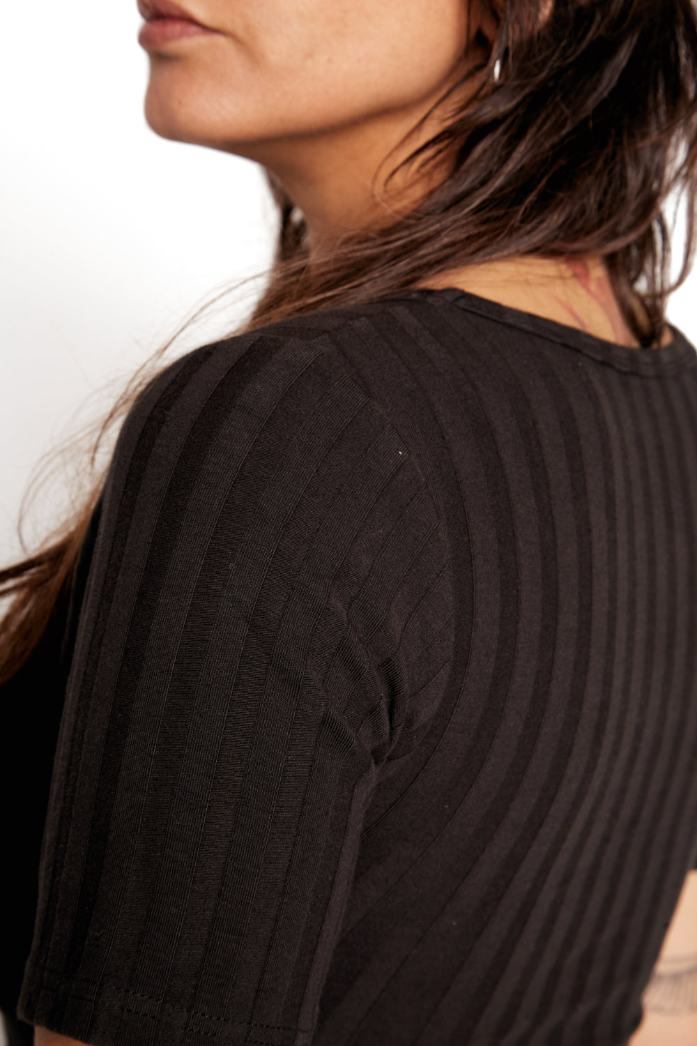 Polera Lupi Orgánica Negra Mujer