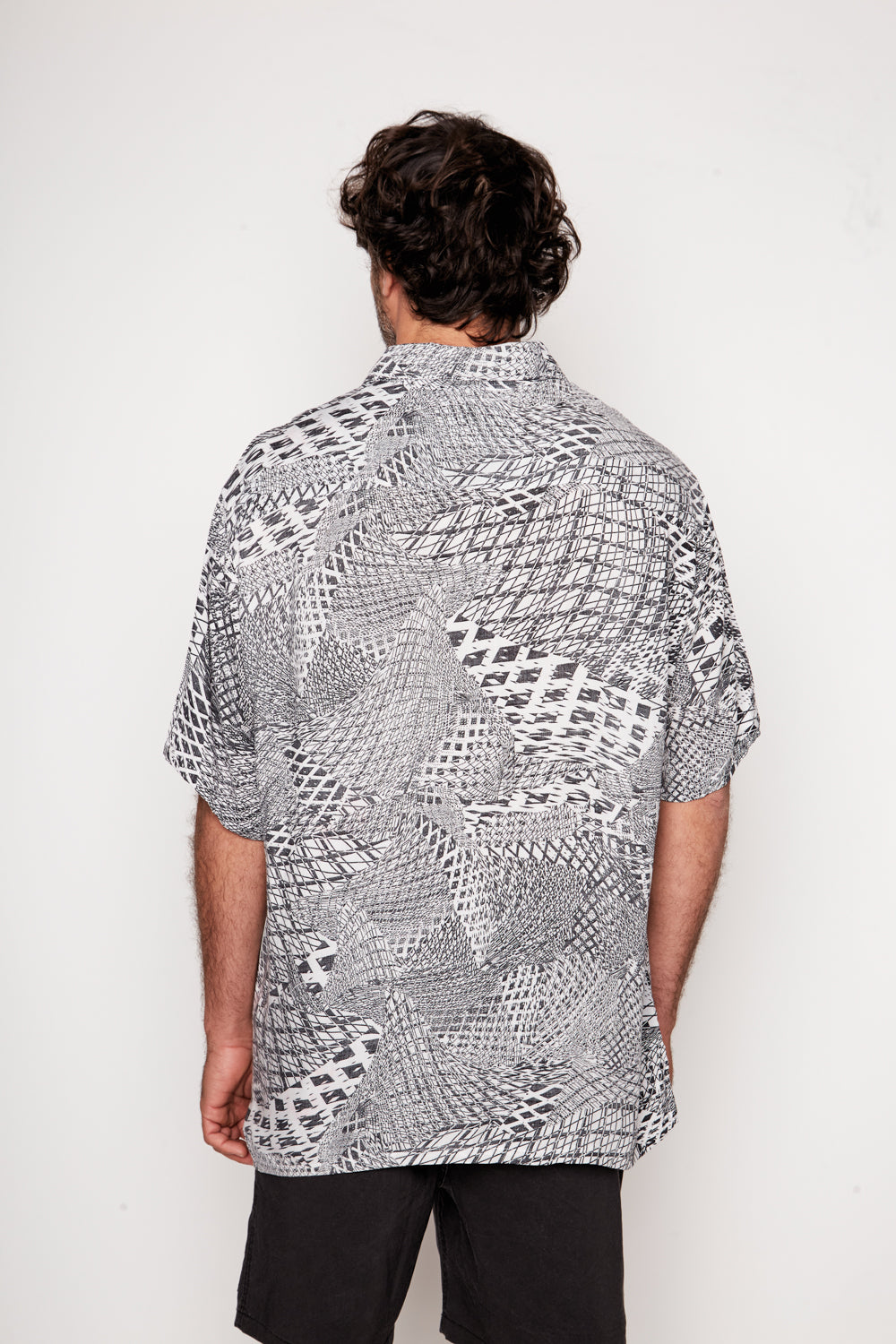 Guayabera Bunche Geométrico Blanco Negro