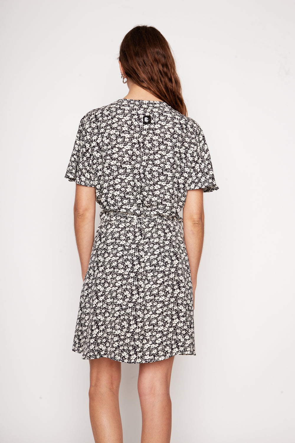 Vestido Sade Floreado Negro y Blanco Mujer