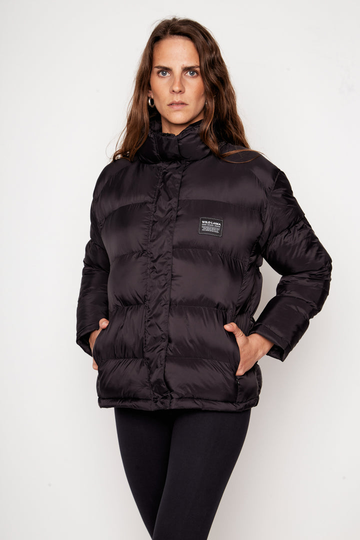 Parka Essential Puffa Reciclada Negra Mujer