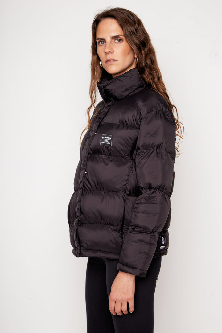 Parka Essential Puffa Reciclada Negra Mujer