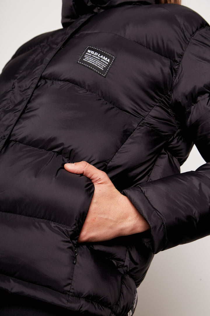 Parka Essential Puffa Reciclada Negra Mujer