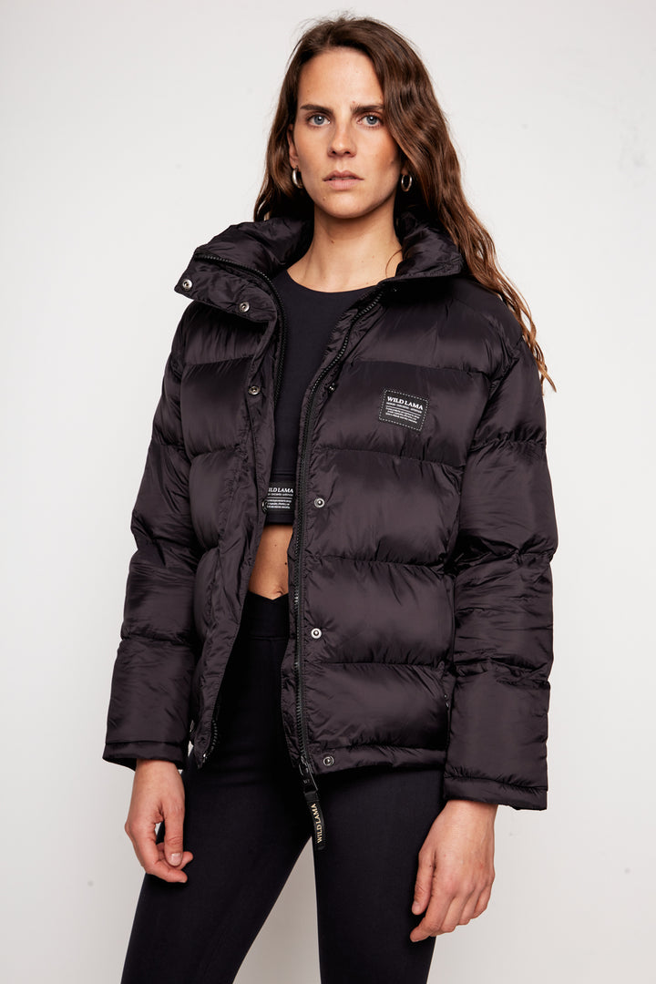 Parka Essential Puffa Reciclada Negra Mujer