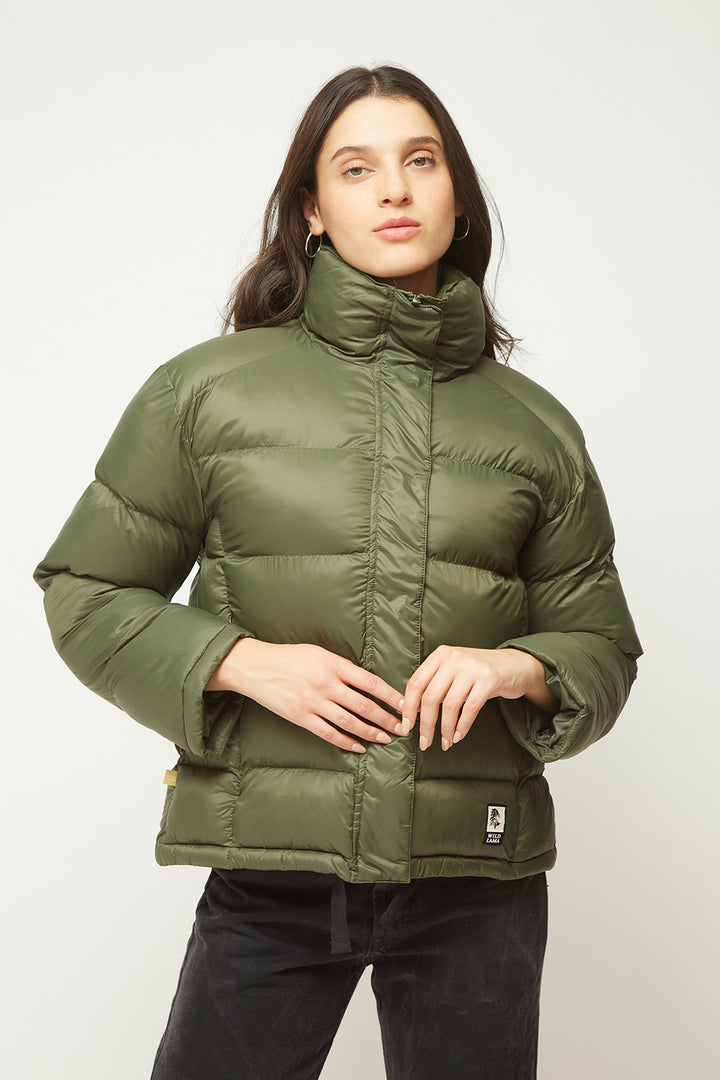 Essential Puffa Reciclada Verde Oliva Mujer