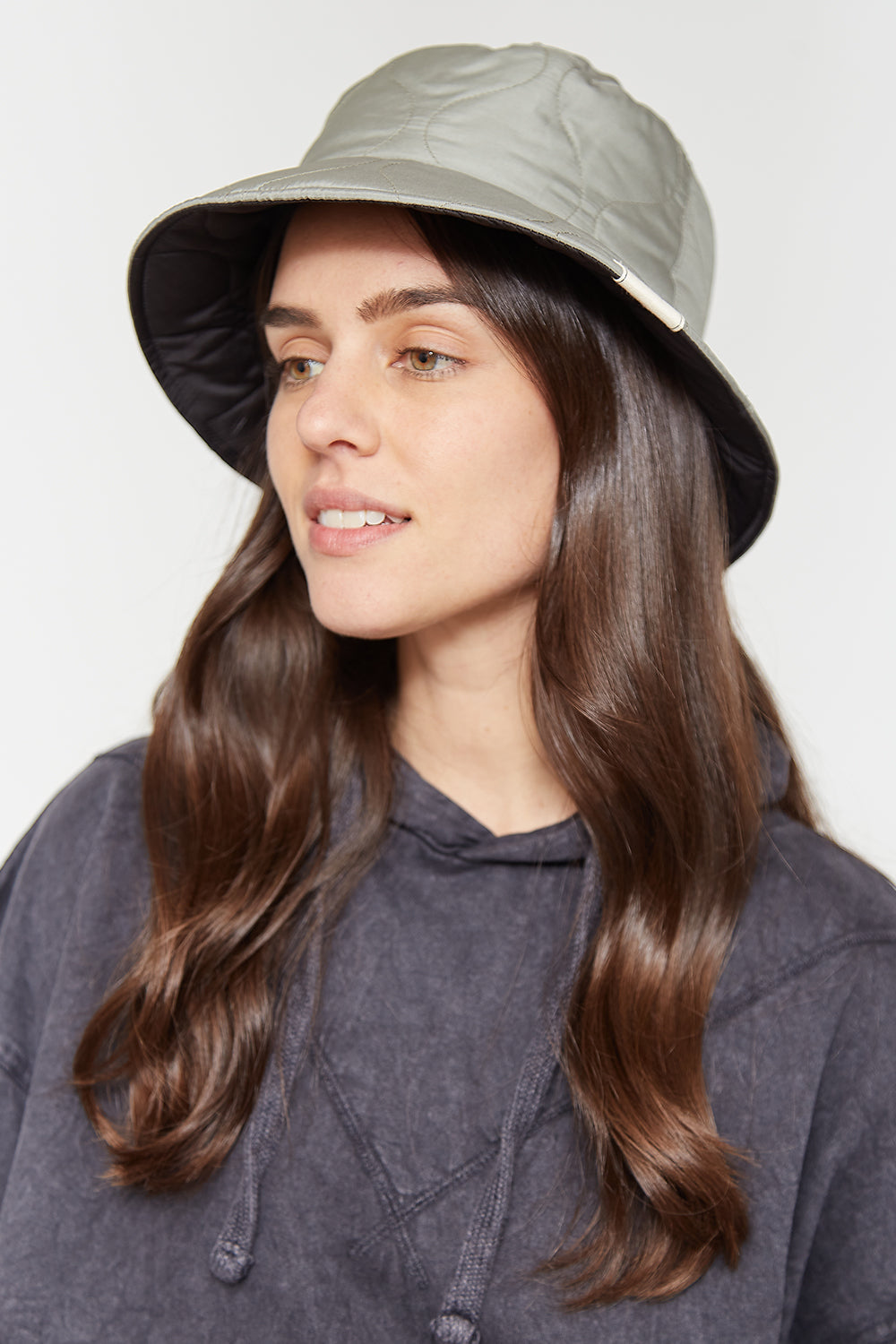 Gorro Bucket Quilt Reciclado Reversible Verde/Negro