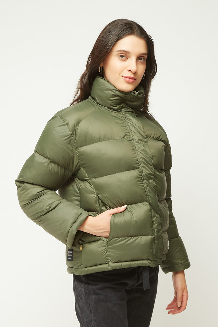 Essential Puffa Reciclada Verde Oliva Mujer