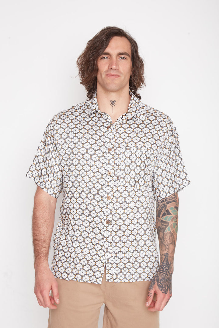 Guayabera Tamarindo Floreada Blanca