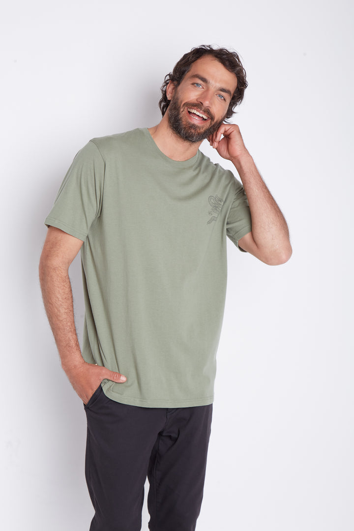 Polera Animal Orgánica Verde Oliva Hombre
